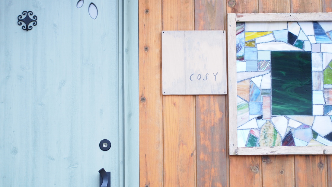 千葉県四街道市のめがね屋COSYにステッキを展示